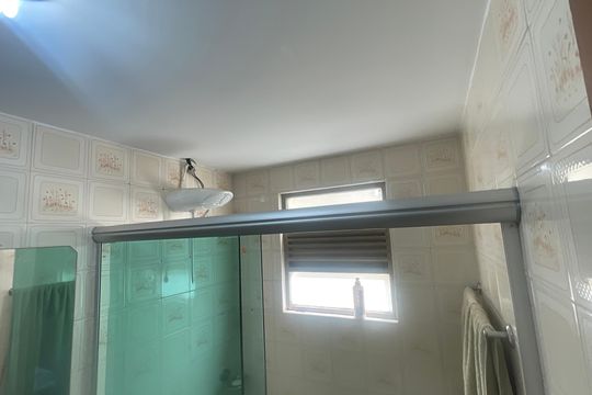 Banheiro 2 de casa para alugar com 2 quartos, 88m² em Vila São Luis, Duque de Caxias