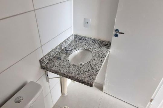 Banheiro de apartamento para alugar com 2 quartos, 48m² em Igara, Canoas