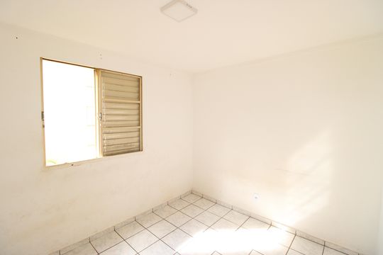 Quarto 1 de apartamento para alugar com 2 quartos, 52m² em Conjunto Residencial José Bonifácio, São Paulo