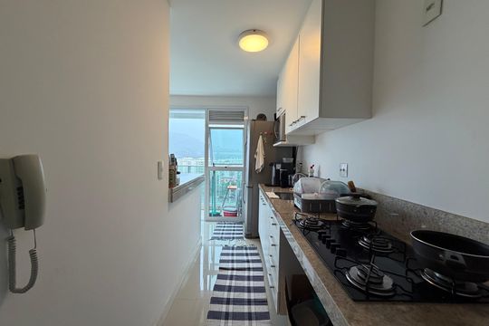 Cozinha de apartamento à venda com 2 quartos, 77m² em Barra Olímpica, Rio de Janeiro