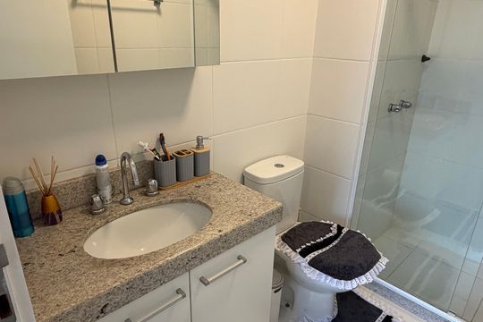 Banheiro da suíte 2 de apartamento à venda com 2 quartos, 77m² em Barra Olímpica, Rio de Janeiro