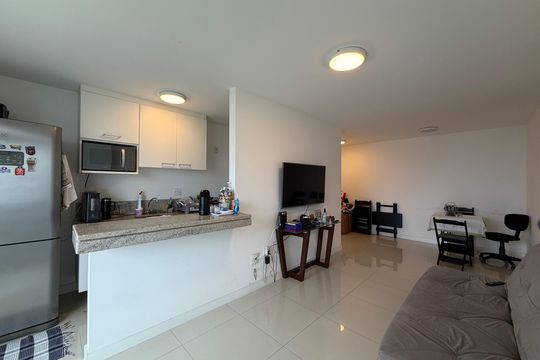 Sala de apartamento para alugar com 2 quartos, 77m² em Barra Olímpica, Rio de Janeiro