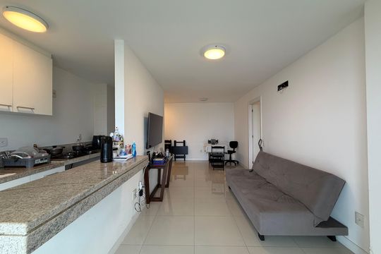Sala de apartamento para alugar com 2 quartos, 77m² em Barra Olímpica, Rio de Janeiro