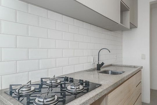 Cozinha de apartamento à venda com 2 quartos, 50m² em Morro Santana, Porto Alegre