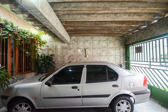 Garagem de casa à venda com 3 quartos, 210m² em Parque Sao Luis, São Paulo
