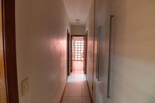 Corredor  de casa para alugar com 2 quartos, 70m² em Santa Rosa, Niterói