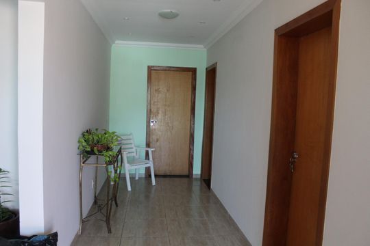 Corredor de casa para alugar com 3 quartos, 90m² em Coracao de Jesus, Belo Horizonte