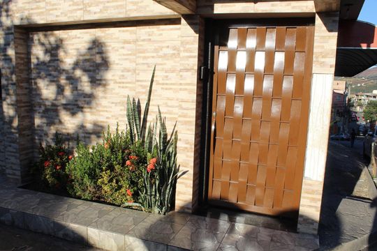Fachada de casa para alugar com 3 quartos, 90m² em Coracao de Jesus, Belo Horizonte