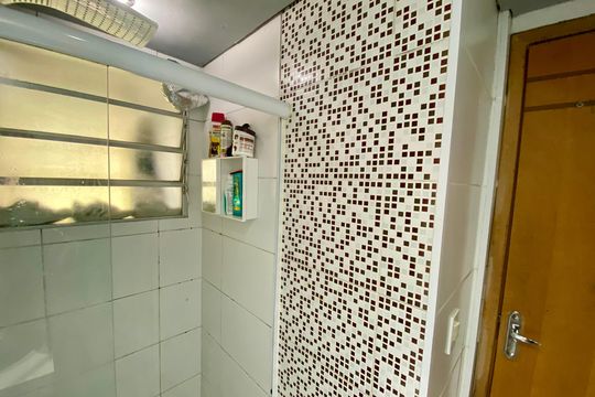 Banheiro de apartamento à venda com 2 quartos, 52m² em Vila Bremen, Guarulhos