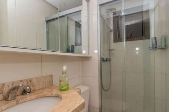 Banheiro de apartamento para alugar com 1 quarto, 61m² em Petrópolis, Porto Alegre