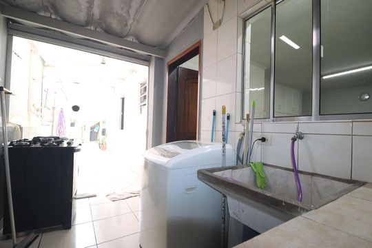 Área de Serviço de casa à venda com 3 quartos, 173m² em Utinga, Santo André
