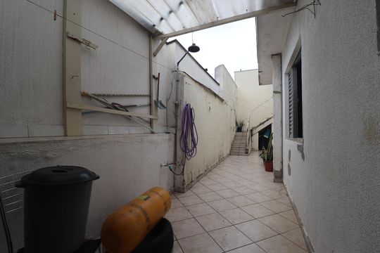 Quintal de casa à venda com 3 quartos, 173m² em Utinga, Santo André