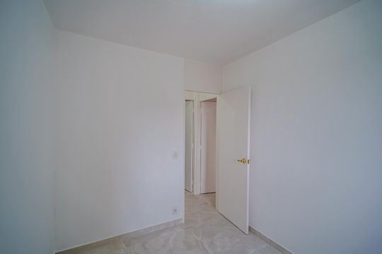 Quarto 2 de apartamento para alugar com 2 quartos, 50m² em Conjunto Promorar Raposo Tavares, São Paulo