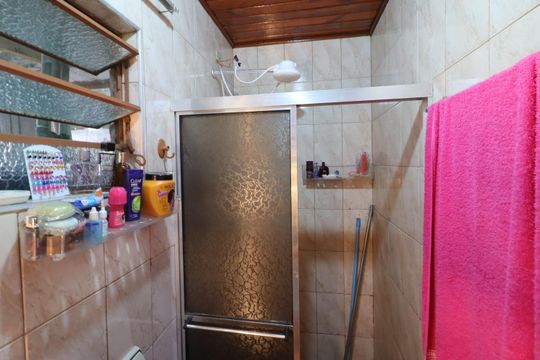 Banheiro de casa à venda com 5 quartos, 400m² em Veloso, Osasco