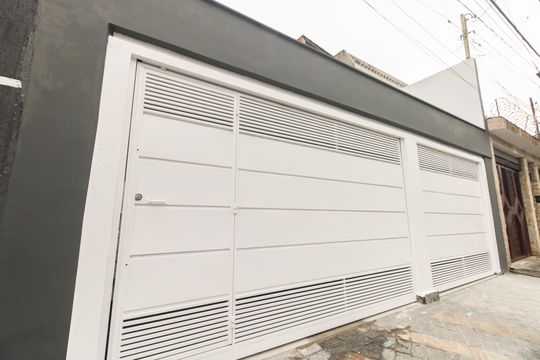 Fachada  de casa para alugar com 3 quartos, 193m² em Vila Moreira, São Paulo