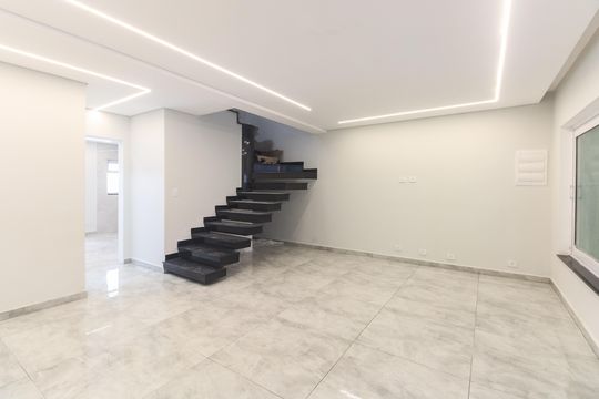 Casa para alugar com 3 quartos, 193m² em Vila Moreira, São Paulo