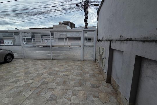 Garagem de casa de condomínio para alugar com 2 quartos, 70m² em Anhanguera, Praia Grande