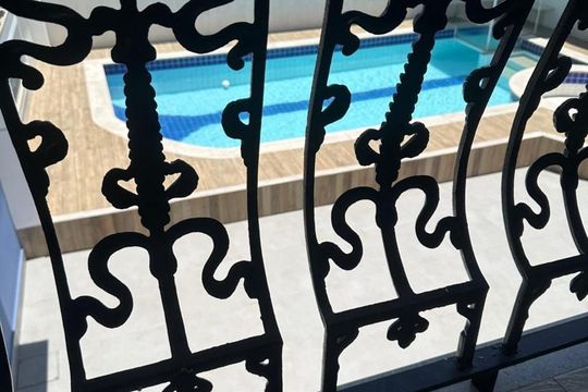 Casa para alugar com 3 quartos, 525m² em Portinho, Cabo Frio