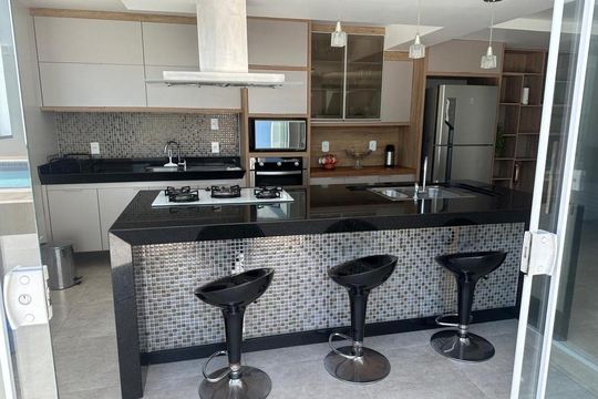 Casa para alugar com 3 quartos, 525m² em Portinho, Cabo Frio