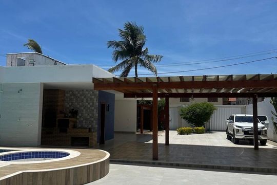 Casa para alugar com 3 quartos, 525m² em Portinho, Cabo Frio