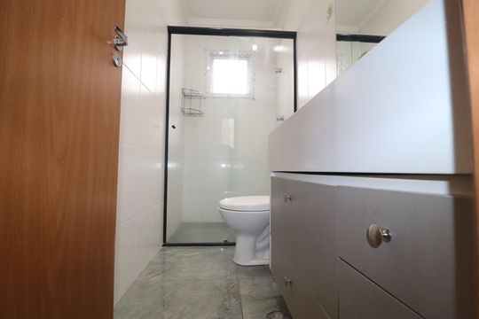 Banheiro  de apartamento à venda com 1 quarto, 36m² em Vila Sao Pedro, Santo André