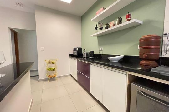 Cozinha  de casa para alugar com 4 quartos, 220m² em Vila Pirajussara, São Paulo