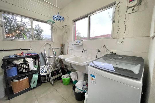 Área de serviço  de casa para alugar com 4 quartos, 220m² em Vila Pirajussara, São Paulo