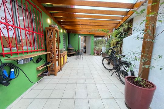 Garagem de casa para alugar com 4 quartos, 220m² em Vila Pirajussara, São Paulo