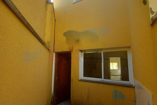 Casa à venda com 3 quartos, 89m² em Jardim Sabara, São Paulo