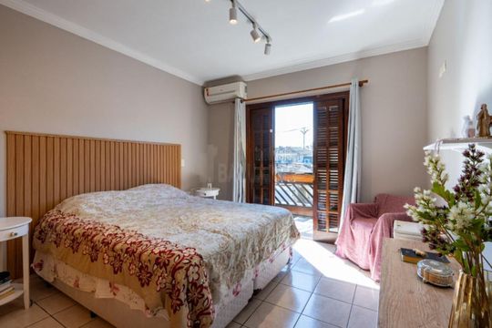 Casa à venda com 3 quartos, 128m² em Jardim Santa Cruz (Campo Grande), São Paulo