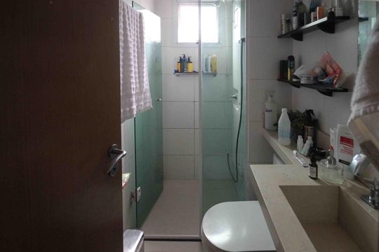 Banheiro de apartamento à venda com 1 quarto, 47m² em Jardim Cinco de Julho, São Paulo