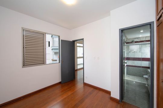 QUARTO de apartamento para alugar com 1 quarto, 55m² em Coracao de Jesus, Belo Horizonte