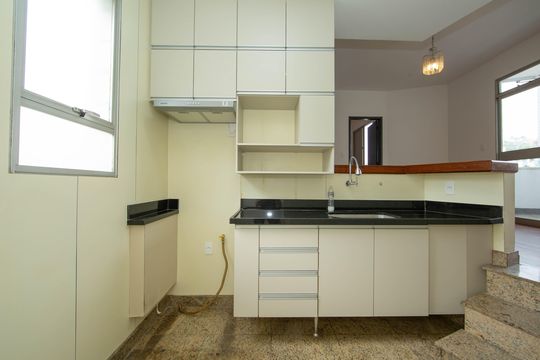 COZINHA de apartamento para alugar com 1 quarto, 55m² em Coracao de Jesus, Belo Horizonte