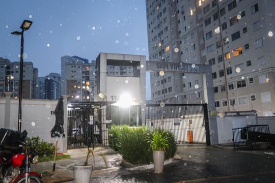 Fachada do Prédio de apartamento para alugar com 2 quartos, 44m² em Vila Suzana, São Paulo