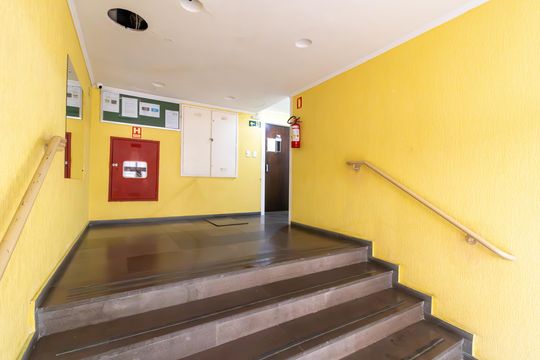 Hall de entrada de apartamento à venda com 1 quarto, 55m² em Partenon, Porto Alegre