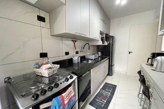 Cozinha de apartamento à venda com 3 quartos, 74m² em Vila Indiana, São Paulo