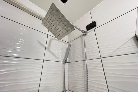 Banheiro Social de apartamento à venda com 3 quartos, 74m² em Vila Indiana, São Paulo