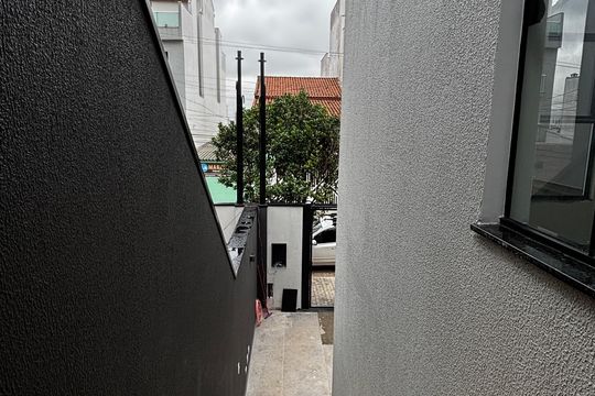 Escada de casa à venda com 2 quartos, 74m² em Vila Curuçá, Santo André