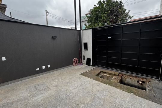 Garagem de casa à venda com 2 quartos, 74m² em Vila Curuçá, Santo André