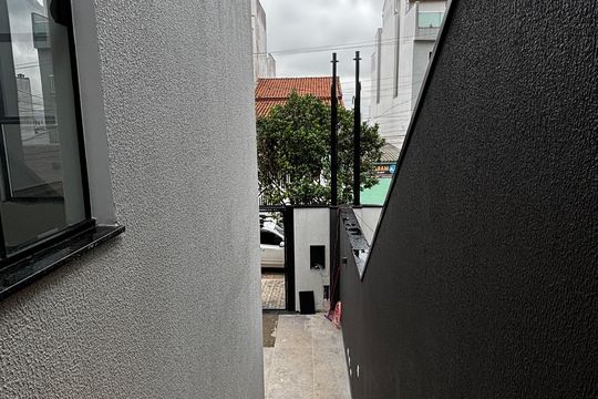 Escada de casa à venda com 2 quartos, 74m² em Vila Curuçá, Santo André