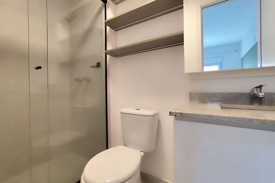 Banheiro 1 de apartamento para alugar com 2 quartos, 53m² em Jardim Lindóia, Porto Alegre
