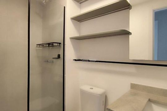Banheiro 2 de apartamento para alugar com 2 quartos, 53m² em Jardim Lindóia, Porto Alegre