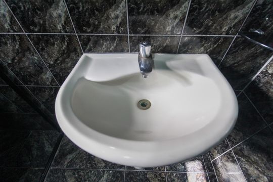 Banheiro de casa para alugar com 2 quartos, 250m² em Jardim Romano, São Paulo