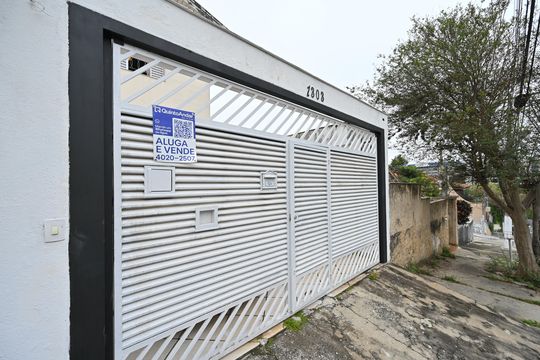 Fachada de casa para alugar com 2 quartos, 100m² em Planalto Paulista, São Paulo