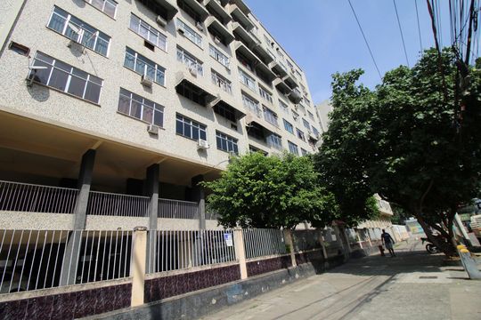 Fachada do Prédio de apartamento à venda com 2 quartos, 56m² em Olaria, Rio de Janeiro