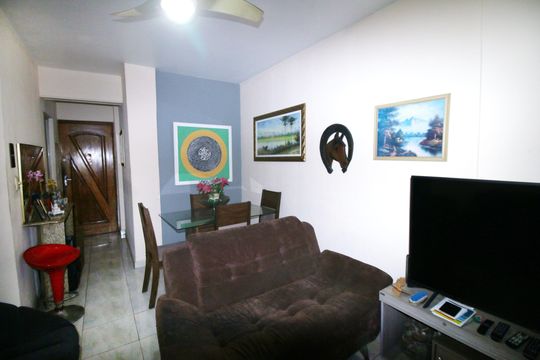 Sala de apartamento à venda com 2 quartos, 56m² em Olaria, Rio de Janeiro