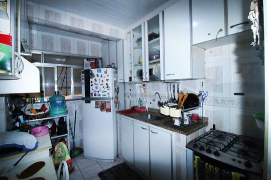 Cozinha de apartamento à venda com 2 quartos, 56m² em Olaria, Rio de Janeiro