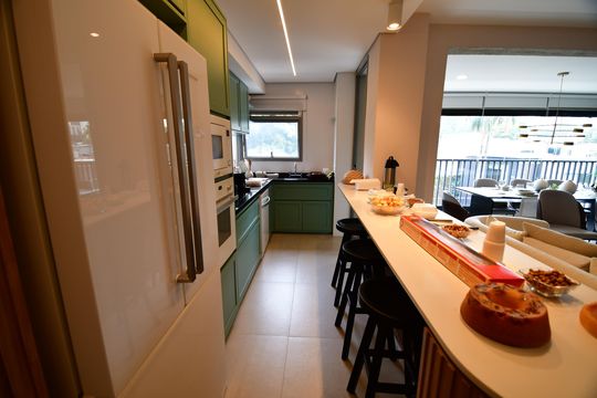 Cozinha de apartamento à venda com 3 quartos, 139m² em Cambuí, Campinas