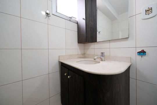 Banheiro de apartamento à venda com 2 quartos, 50m² em Vila Ré, São Paulo