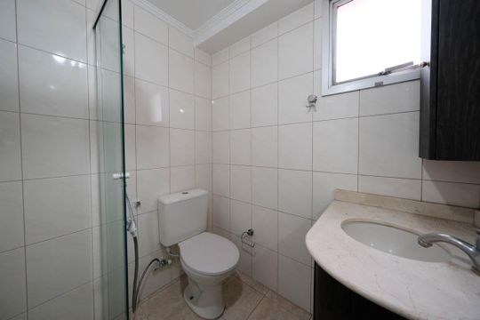 Banheiro de apartamento à venda com 2 quartos, 50m² em Vila Ré, São Paulo